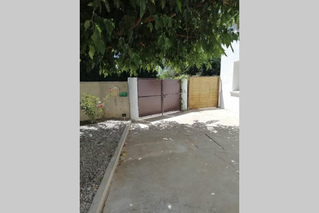 Charmant Appartement Avec Terrasse Pont-de-lʼIsère Esterno foto
