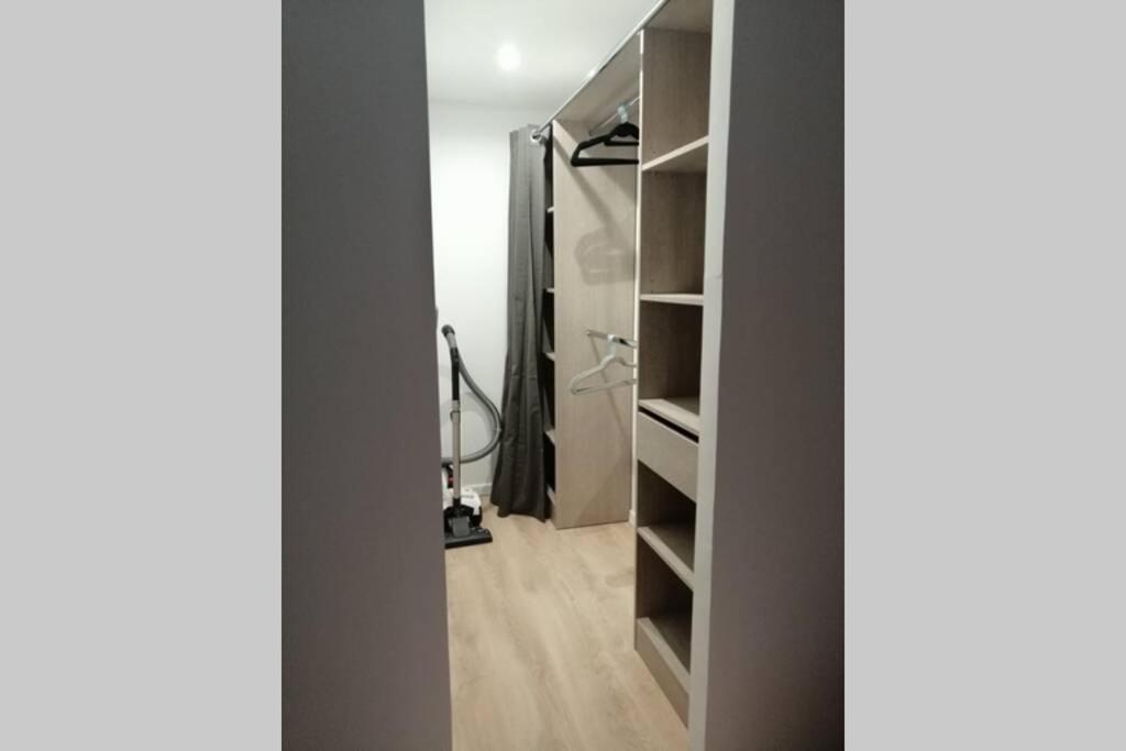 Charmant Appartement Avec Terrasse Pont-de-lʼIsère Esterno foto