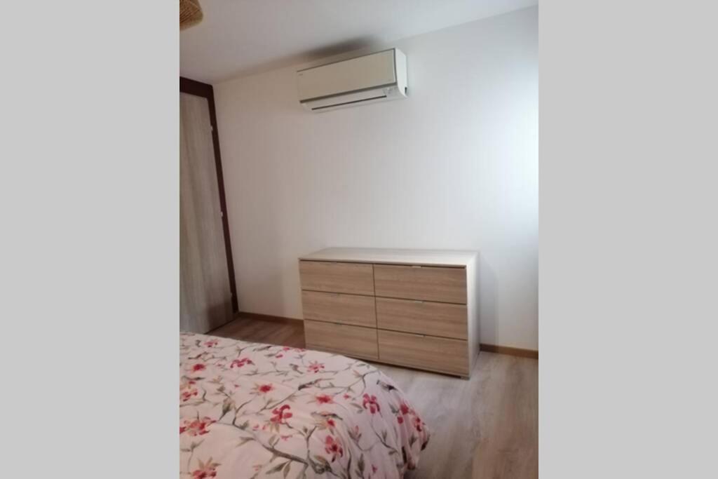 Charmant Appartement Avec Terrasse Pont-de-lʼIsère Esterno foto